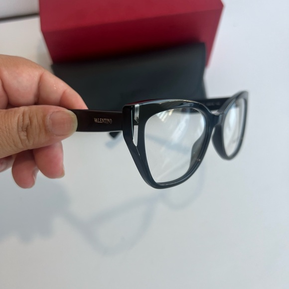 Valentino priscripcion eyeglasses
Cat-Eye black - Picture 6 of 16